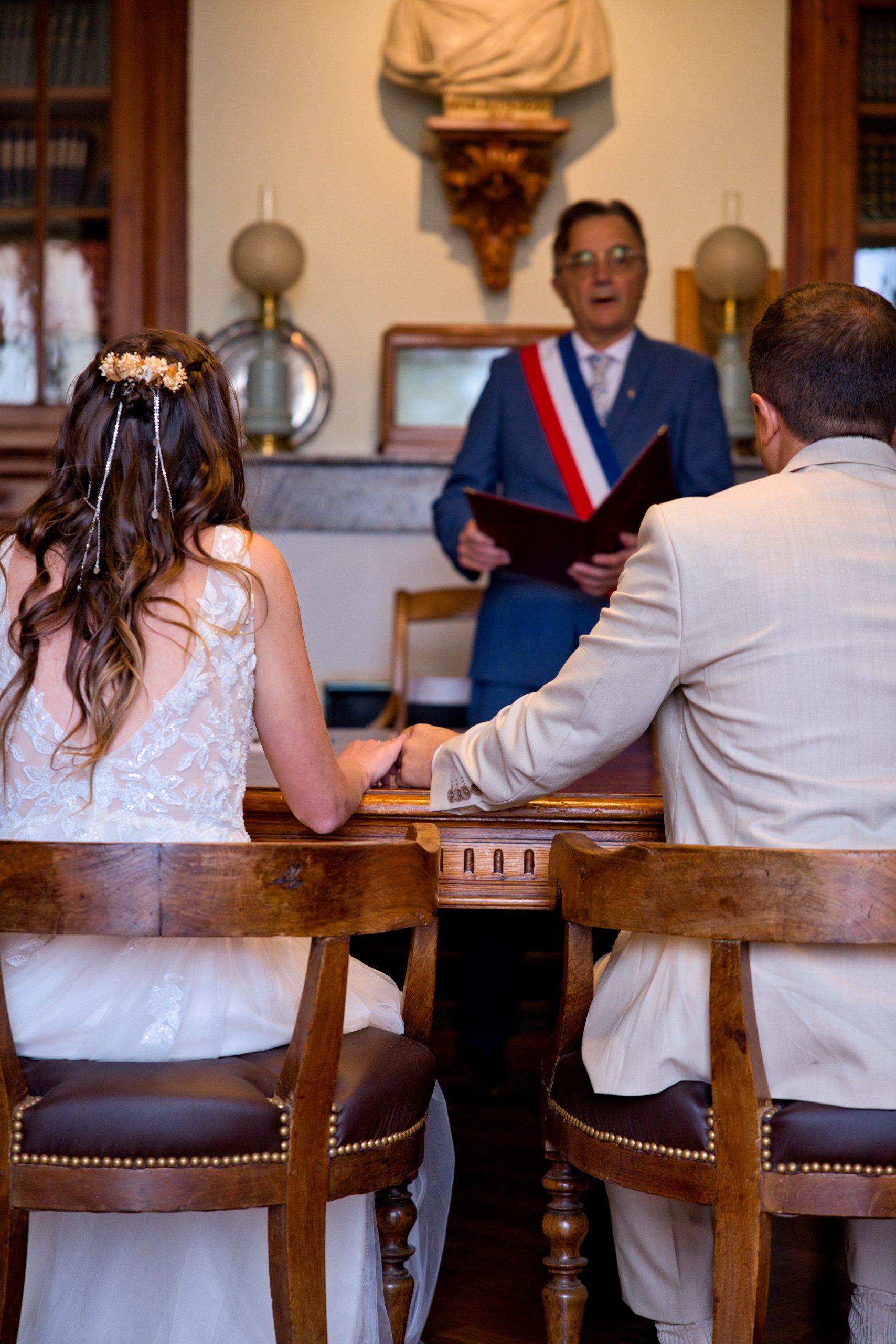 photo mariage couple à la mairie