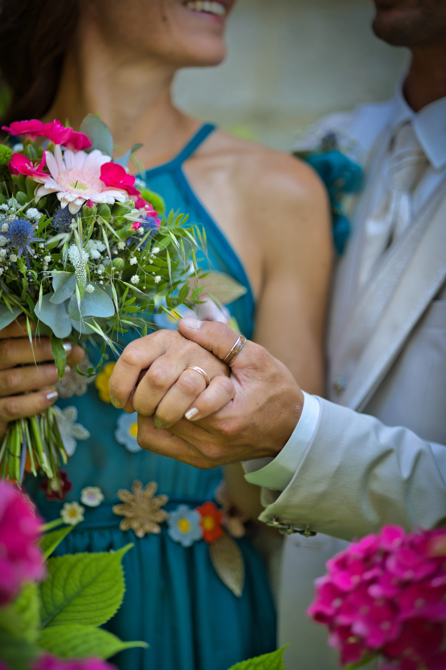 photo mariage couple détail alliance